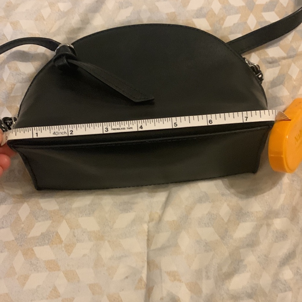 Banana Republic leather bag. - Picture 6 of 12